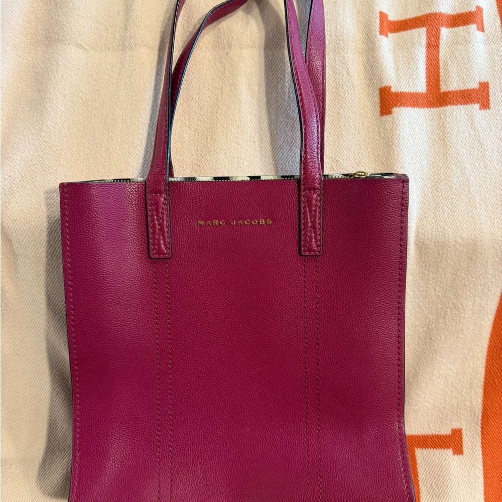 Marc Jacobs Pink Tote Bag with Structured Silhouette and Top Handles
